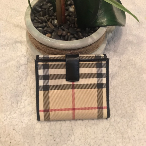 Burberry Wallet 🍀 - Picture 4 of 8